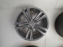 Laden Sie das Bild in den Galerie-Viewer, 1x Alufelge 18 Zoll 7.0" 5x112 43ET Glanz Graphit 5NA601025M VW Rim Wheel FEL5848774781pj
