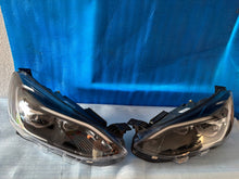 Laden Sie das Bild in den Galerie-Viewer, Frontscheinwerfer Ford Focus JX7B-13E016-AJ JX7B-13E017-AE LED Rechts oder Links SCH6609559220ta