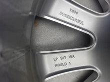 Load image into Gallery viewer, 1x Alufelge 17 Zoll 7.0" 5x114.3 39ET Glanz Silber PZ474-E8673-Z Toyota Rav 4 FEL1798859786tt