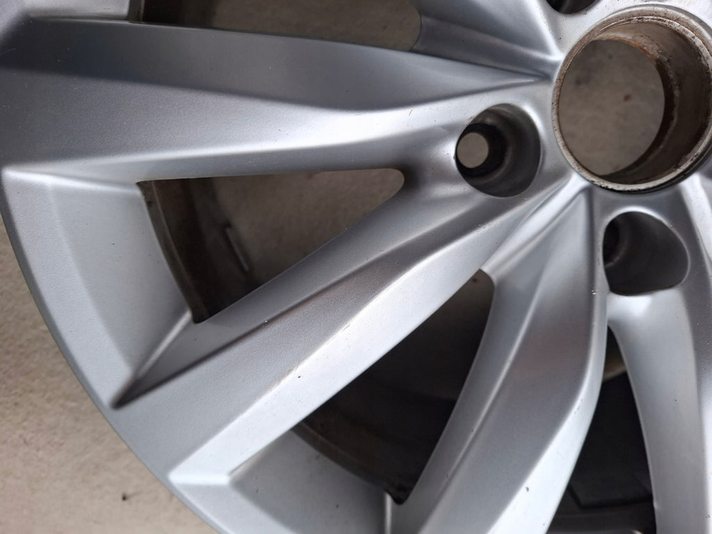 1x Alufelge 17 Zoll 7.0" 5x112 43ET Silber 5N0601025AH VW Tiguan Rim Wheel FEL9860057179vx