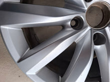 Load image into Gallery viewer, 1x Alufelge 17 Zoll 7.0" 5x112 43ET Silber 5N0601025AH VW Tiguan Rim Wheel FEL9860057179vx