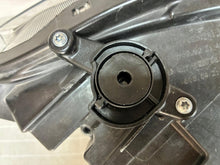 Laden Sie das Bild in den Galerie-Viewer, Frontscheinwerfer VW Polo 2G1941005D Full LED Links Scheinwerfer Headlight SCH1607355504vz