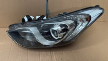 Load image into Gallery viewer, Frontscheinwerfer Hyundai I30 92101-A6080 Links Scheinwerfer Headlight SCH3191721833dz
