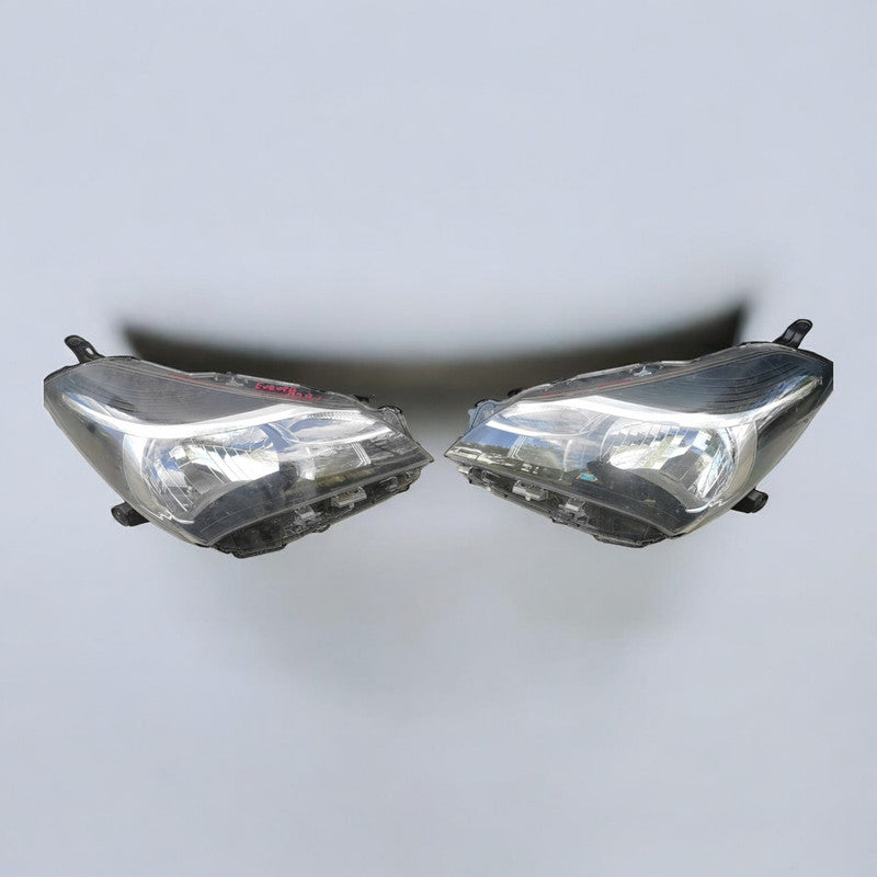 Frontscheinwerfer Toyota Yaris LED Ein Stück (Rechts oder Links) Headlight