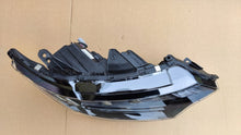 Laden Sie das Bild in den Galerie-Viewer, Frontscheinwerfer Mitsubishi Outlander 8301D3-32 Full LED Rechts Headlight SCH5889439259yu