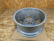 Laden Sie das Bild in den Galerie-Viewer, 1x Alufelge 18 Zoll 5x108 FK721007HB Land Rover I Sport Discovery V 45 Rim Wheel FEL6780283497gy