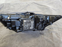 Laden Sie das Bild in den Galerie-Viewer, Frontscheinwerfer Audi A6 4K0941039 LED Ein Stück (Rechts oder Links) Headlight