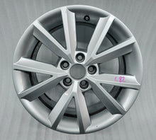 Laden Sie das Bild in den Galerie-Viewer, 1x Alufelge 16 Zoll 7.0&quot; 5x100 46ET Glanz Silber 5JA601025 Skoda Rapid Rim Wheel