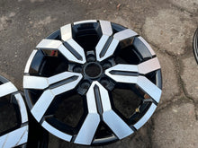 Laden Sie das Bild in den Galerie-Viewer, 1x Alufelge 17 Zoll 6.5" 5x114.3 50ET Glanz Schwarz 403006311R Dacia Rim Wheel FEL7600194669kn