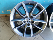 Laden Sie das Bild in den Galerie-Viewer, 4x Alufelge 18 Zoll 7.5" 5x112 51ET 5E0601025 Skoda Superb I Rim Wheel FEL8810428979eu