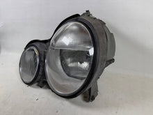 Laden Sie das Bild in den Galerie-Viewer, Frontscheinwerfer Mercedes-Benz W210 A2108203461 Ein Stück (Rechts oder Links) SCH1925473941cz