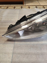 Laden Sie das Bild in den Galerie-Viewer, Frontscheinwerfer Ford F1EB13W030AFA LED Links Scheinwerfer Headlight SCH4786999820xs