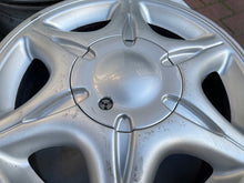 Laden Sie das Bild in den Galerie-Viewer, 4x Alufelge 15 Zoll 6.5" 4x100 50ET Renault Rim Wheel FEL5953725272mh