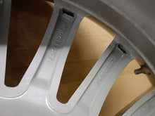 Laden Sie das Bild in den Galerie-Viewer, 1x Alufelge 18 Zoll 8.0" 5x120 30ET 6775407 BMW Rim Wheel FEL8104499097xv