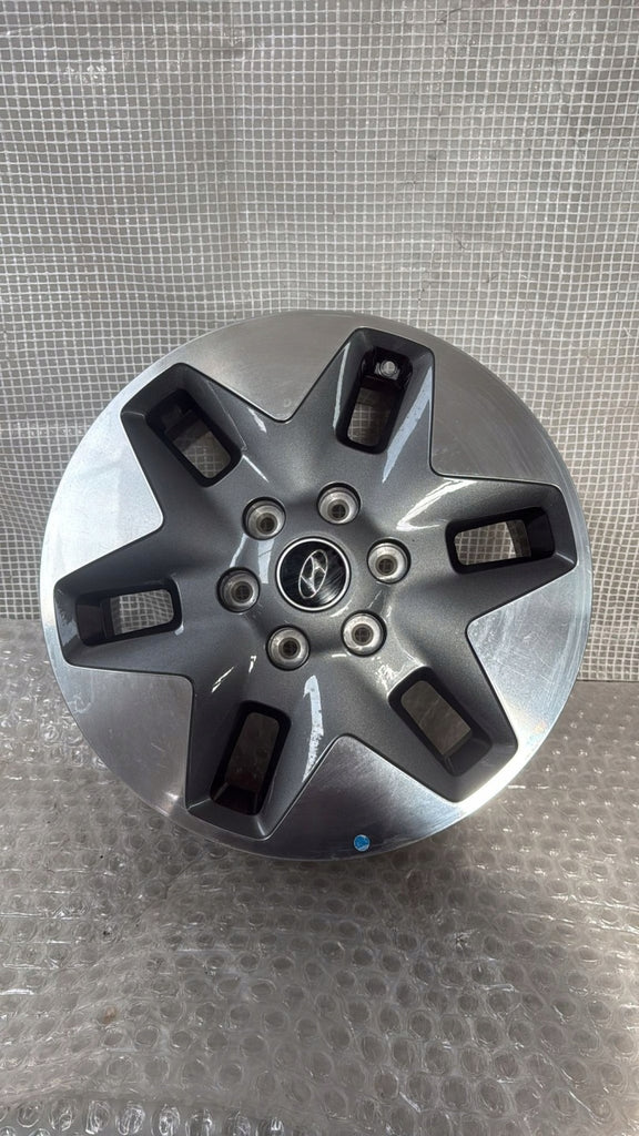 1x Alufelge 18 Zoll 7.0" 6x114.3 Hyundai Staria Rim Wheel FEL7937049940jc