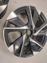 Load image into Gallery viewer, 1x Alufelge 17 Zoll 7.5" 5x108 44ET Glanz Silber 9847065380 Opel Astra L 308 Iii FEL9357688961tl