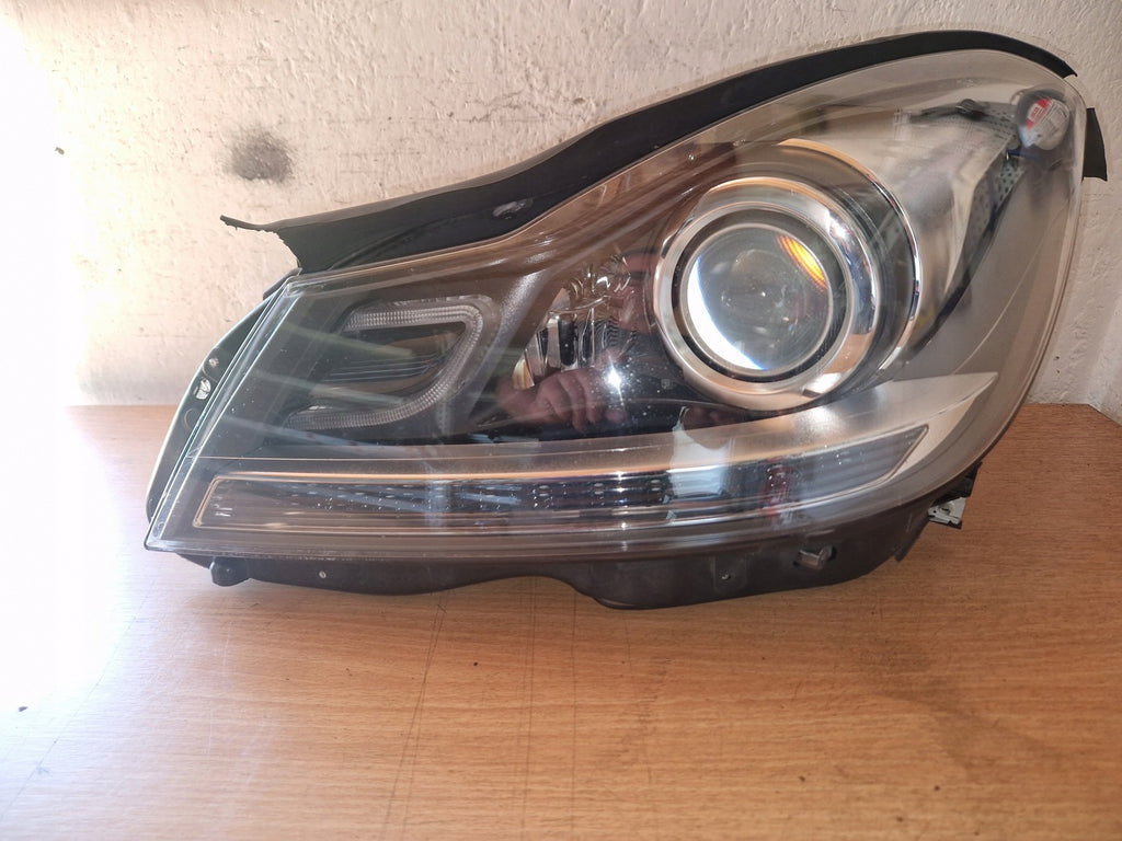 Frontscheinwerfer Mercedes-Benz W204 A2048204339 XENON Links Headlight