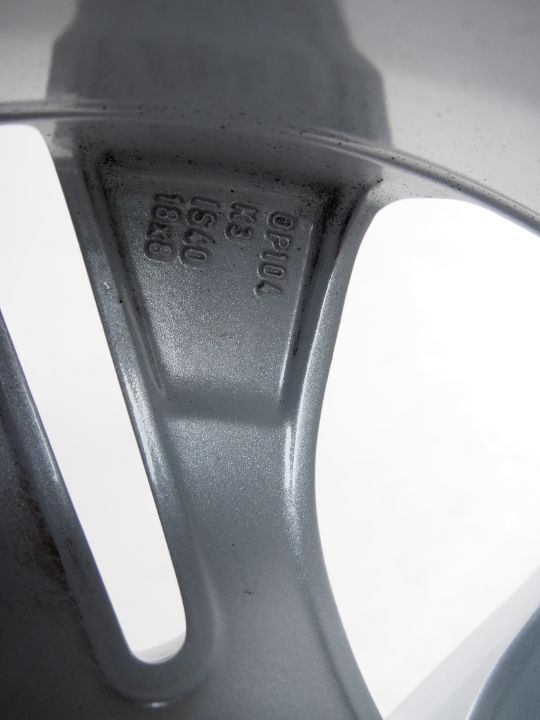 1x Alufelge 18 Zoll 8.0" 5x110 40ET Opel Insignia B Rim Wheel FEL8966332561rf