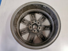 Laden Sie das Bild in den Galerie-Viewer, 1x Alufelge 17 Zoll 6.5&quot; 5x112 39ET Glanz Silber 6856041 Mini Countryman F60