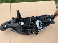 Laden Sie das Bild in den Galerie-Viewer, Frontscheinwerfer Peugeot 108 90061887 Xenon Rechts Scheinwerfer Headlight