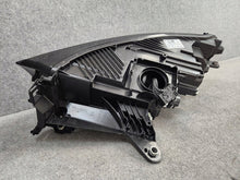 Laden Sie das Bild in den Galerie-Viewer, Frontscheinwerfer Skoda Enyaq IV 5LB941018 Rechts Scheinwerfer Headlight SCH1162426621um