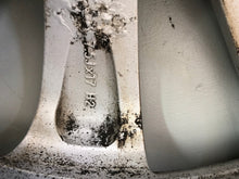 Laden Sie das Bild in den Galerie-Viewer, 1x Alufelge 17 Zoll 7.5&quot; 5x120 37ET 6796240 BMW F36 F30 F32 F31 F33 Rim Wheel