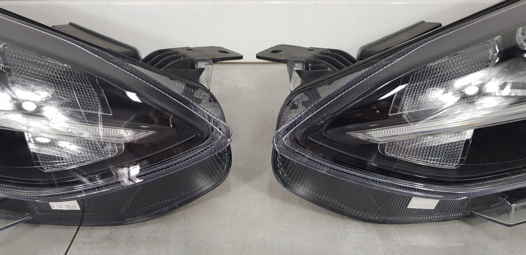 Frontscheinwerfer Ford Focus JX7B-13E015-CE JX7B-13E014-CE LED Rechts oder Links