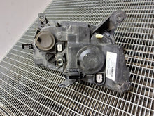 Laden Sie das Bild in den Galerie-Viewer, Frontscheinwerfer Dacia Sandero 260607877R Links Scheinwerfer Headlight SCH9838205756xf