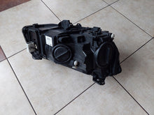 Laden Sie das Bild in den Galerie-Viewer, Frontscheinwerfer Mercedes-Benz W176 A1768202761-1 Links Scheinwerfer Headlight SCH2146655826ir