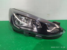 Laden Sie das Bild in den Galerie-Viewer, Frontscheinwerfer Ford Focus JX7B-13W029-CE- Rechts Scheinwerfer Headlight