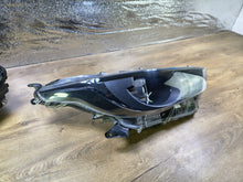 Laden Sie das Bild in den Galerie-Viewer, Frontscheinwerfer Toyota 4 Yaris K0-6EU Rechts Scheinwerfer Headlight SCH6214689354dx