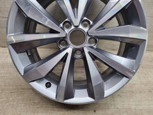 Laden Sie das Bild in den Galerie-Viewer, 1x Alufelge 17 Zoll 5x112 2GA601025P VW T-Roc Rim Wheel FEL2666356959da