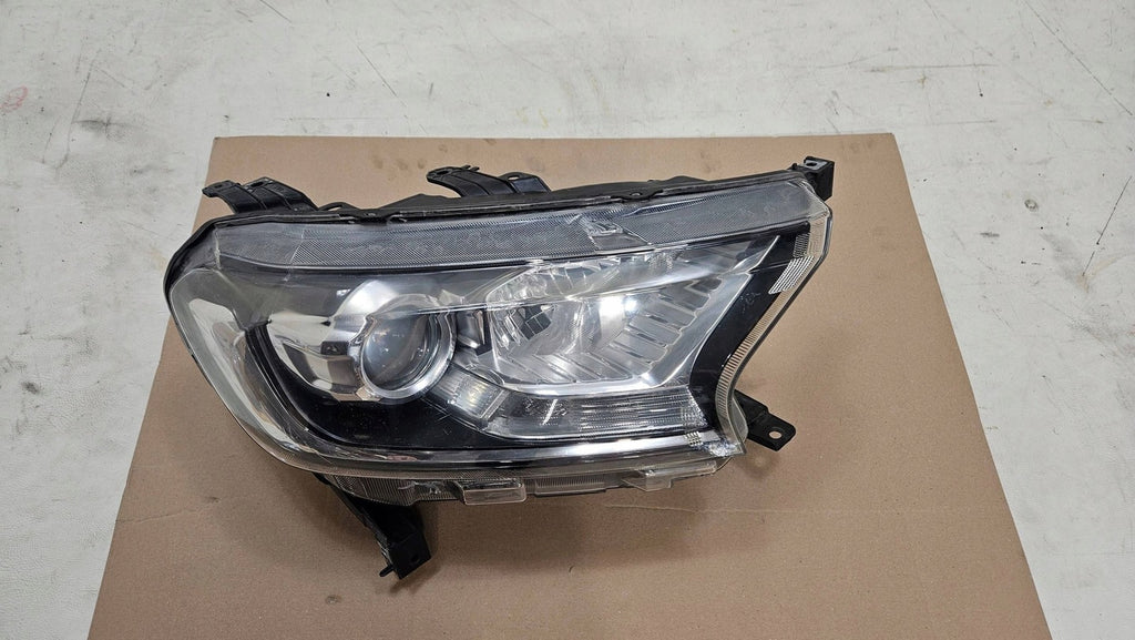 Frontscheinwerfer Ford Ranger Xenon Rechts Scheinwerfer Headlight SCH5299961356sh