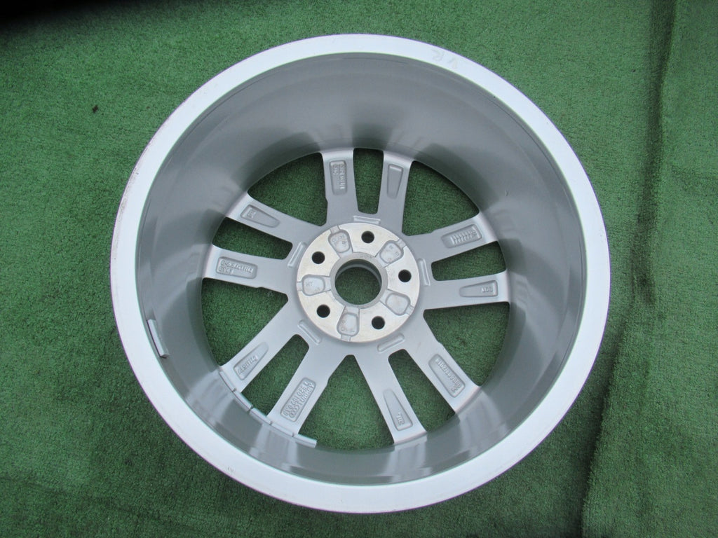 1x Alufelge 17 Zoll 6.5" 5x112 43ET Glanz Silber 8Y0601025L Audi A3 Rim Wheel