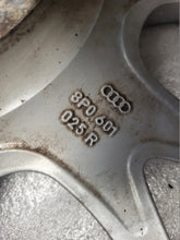 Laden Sie das Bild in den Galerie-Viewer, 1x Alufelge 18 Zoll 7.5&quot; 5x112 54ET Glanz Silber 8P0601025R Audi A3 Rim Wheel