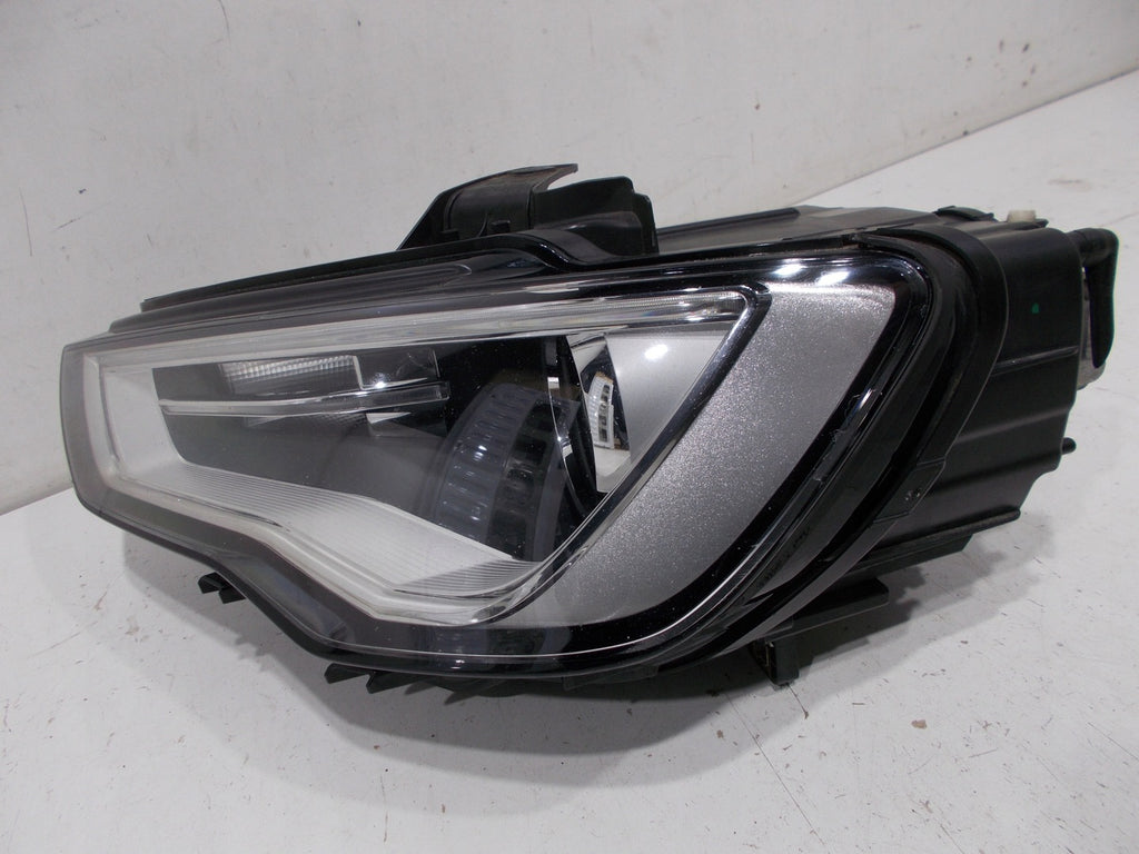 Frontscheinwerfer Audi A3 8V0941005 1EL010740-21 Xenon Links Headlight