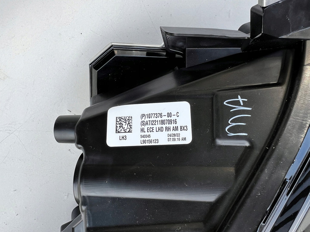 Frontscheinwerfer Tesla Model 3 1077376-00-C LED Ein Stück (Rechts oder Links)