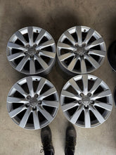 Laden Sie das Bild in den Galerie-Viewer, 4x Alufelge 17 Zoll 8.0" 5x112 47ET Glanz Silber 8K0601025BC Audi Rim Wheel FEL8952838860vh