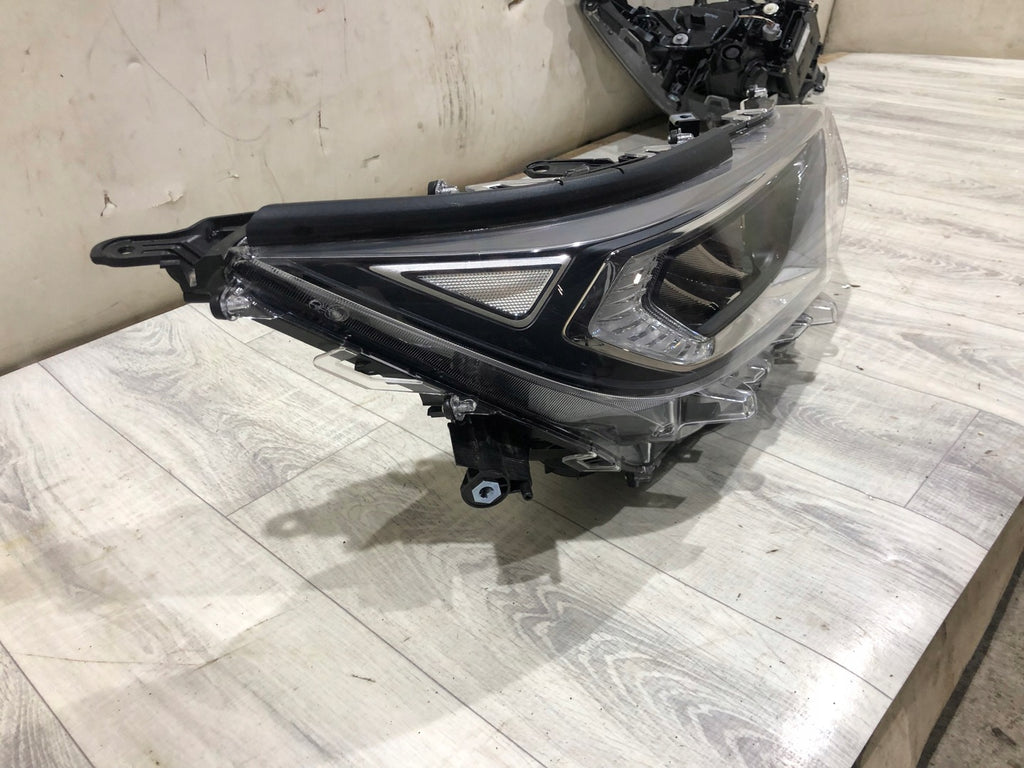 Frontscheinwerfer Toyota V Ein Stück (Rechts oder Links) Scheinwerfer Headlight SCH4158218148vg