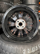 Load image into Gallery viewer, 1x Alufelge 15 Zoll 5.0" 4x100 39ET Glanz Schwarz 426110DJ10 Toyota Aygo FEL5010872398wi