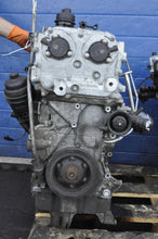 Load image into Gallery viewer, Motor Mercedes-Benz Cla X117 270910 1.6 CGI 122PS 90kW 94TKm Benzin Unkomplett