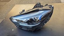 Laden Sie das Bild in den Galerie-Viewer, Frontscheinwerfer Mercedes-Benz W206 A2069064703 Links Scheinwerfer Headlight SCH9637677184nd