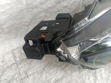 Laden Sie das Bild in den Galerie-Viewer, Frontscheinwerfer Mazda Cx-3 D10E-51040 Links Scheinwerfer Headlight