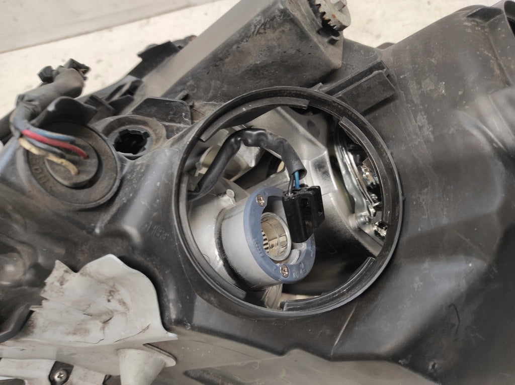 Frontscheinwerfer Toyota Avensis Rechts Scheinwerfer Headlight SCH1711604621xp