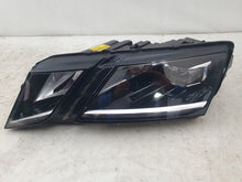 Laden Sie das Bild in den Galerie-Viewer, Frontscheinwerfer Skoda Octavia III 5E1941015F LED Links Scheinwerfer Headlight SCH5531704476tn