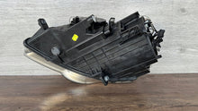 Laden Sie das Bild in den Galerie-Viewer, Frontscheinwerfer VW Passat 3C0941752K Xenon Rechts Scheinwerfer Headlight