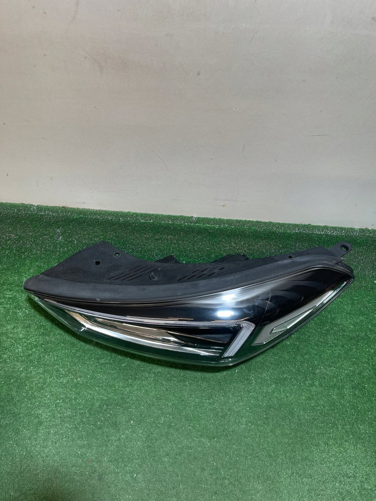 Frontscheinwerfer Hyundai Tucson 92101-D7700 Links Scheinwerfer Headlight SCH7896916848gu
