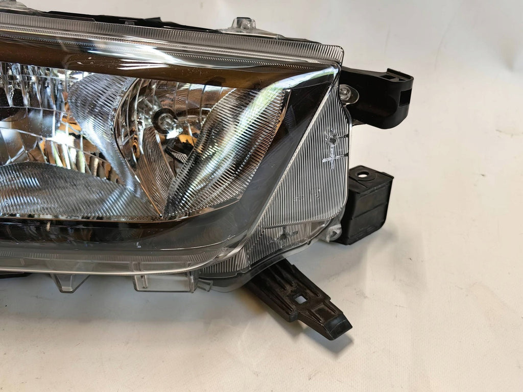 Frontscheinwerfer Toyota Hilux VIII Rechts Scheinwerfer Headlight SCH5834138430ya