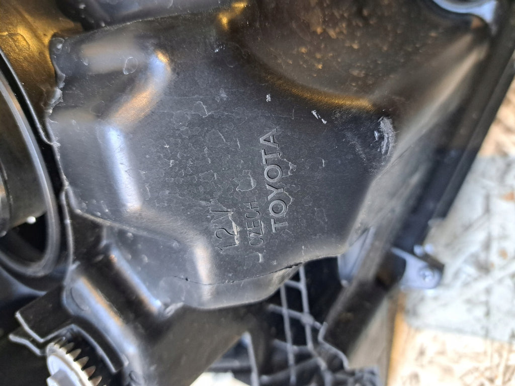 Frontscheinwerfer Toyota Yaris Links Scheinwerfer Headlight