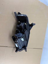 Laden Sie das Bild in den Galerie-Viewer, Frontscheinwerfer Dacia Sandero III Logan Jogger 260107978R Full LED Rechts